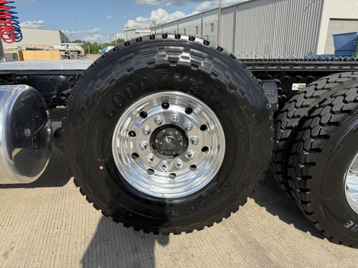 2027 Peterbilt 567-18