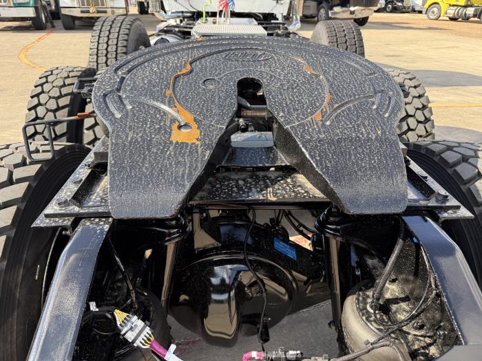 2027 Peterbilt 567-23