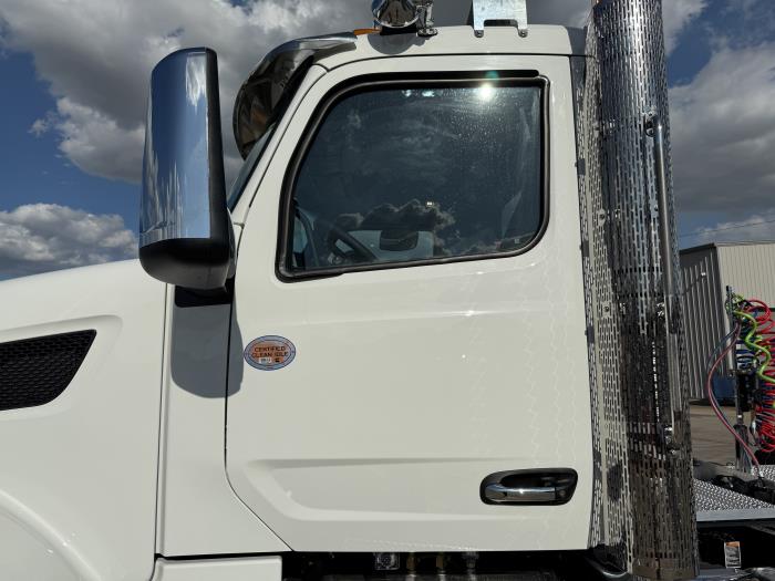 2027 Peterbilt 567-32