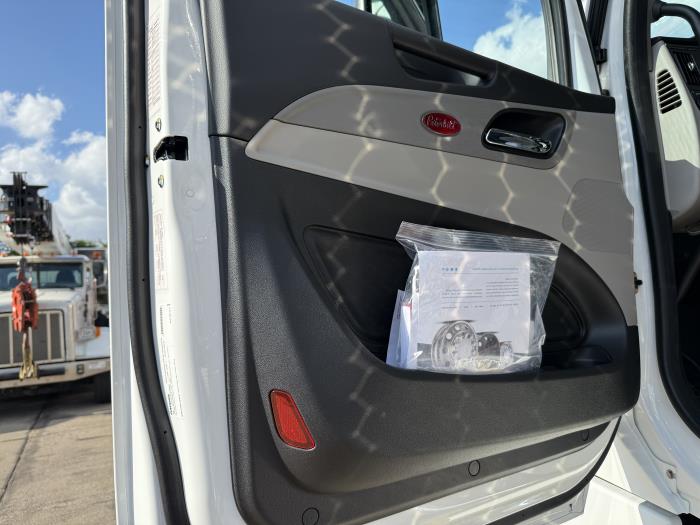 2027 Peterbilt 567-33