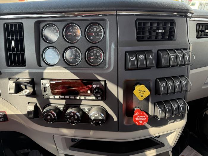 2027 Peterbilt 567-38