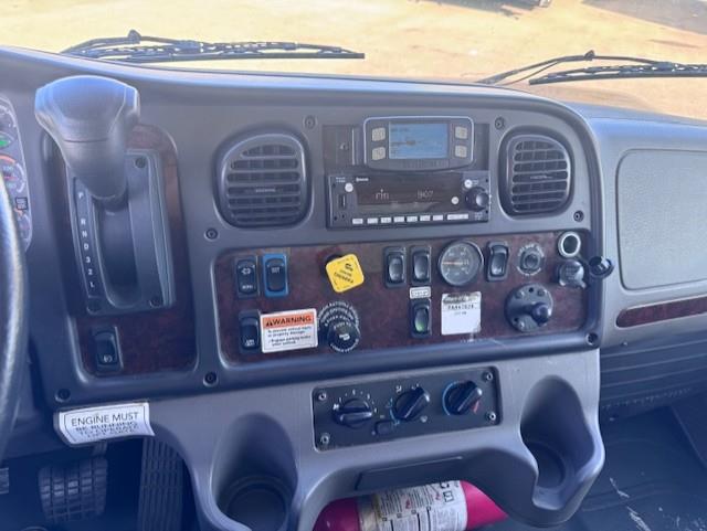 2022 Freightliner Business Class M2 106-9