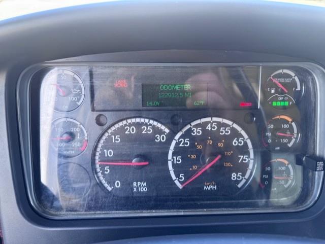 2022 Freightliner Business Class M2 106-10