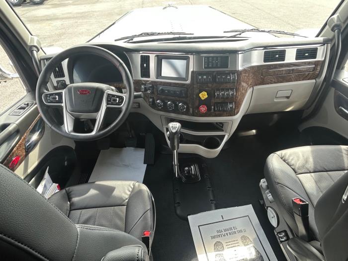 2027 Peterbilt 589-3