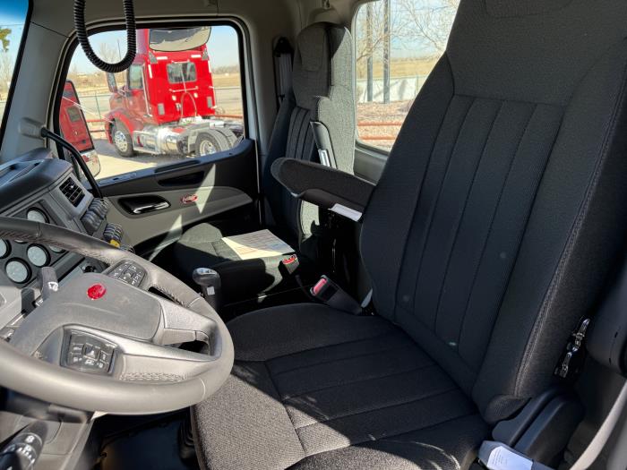 2027 Peterbilt 567-7