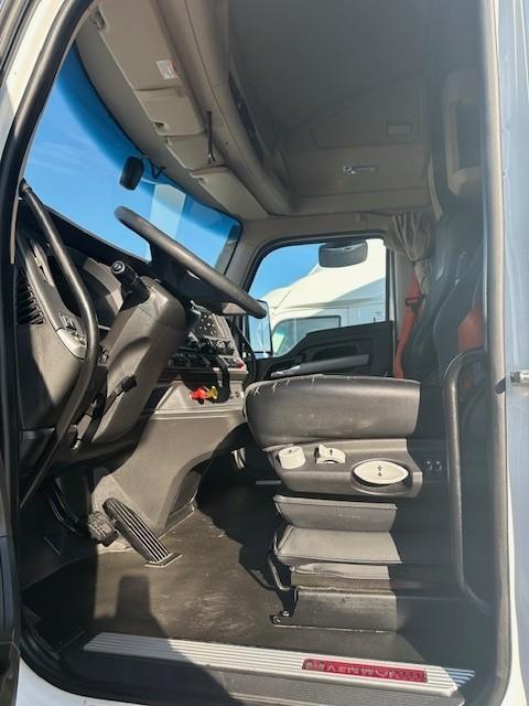 2023 Kenworth T680-5