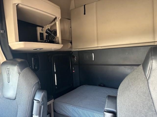 2023 Kenworth T680-9