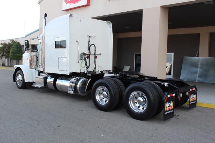 2022 Peterbilt 389-3