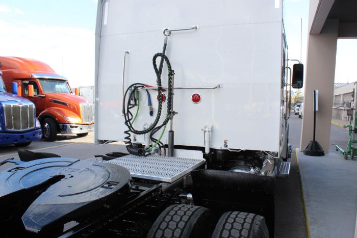 2022 Peterbilt 389-6