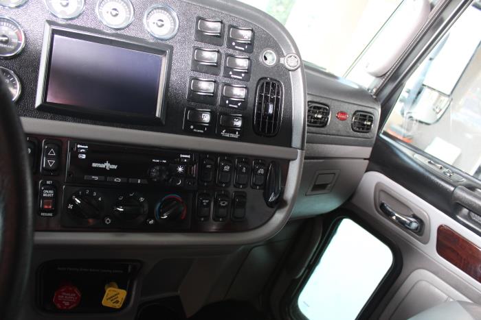 2022 Peterbilt 389-11