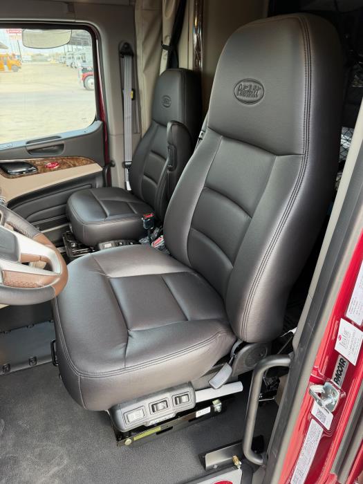 2027 Peterbilt 589-8