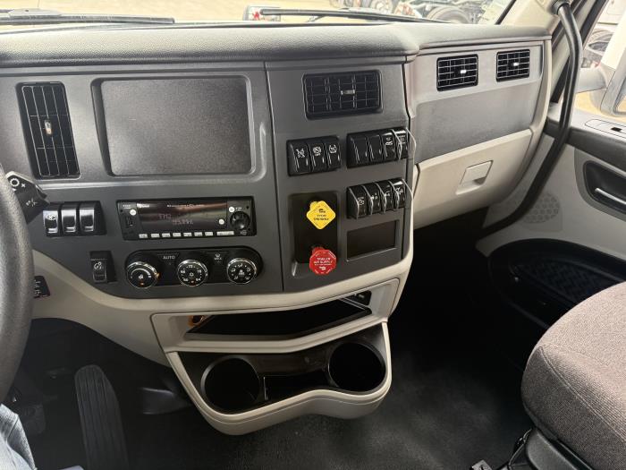 2024 Peterbilt 579-4