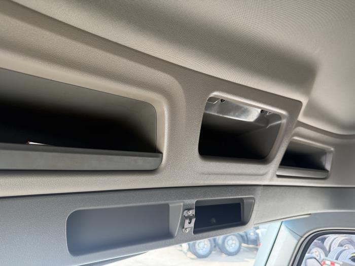 2024 Peterbilt 579-8