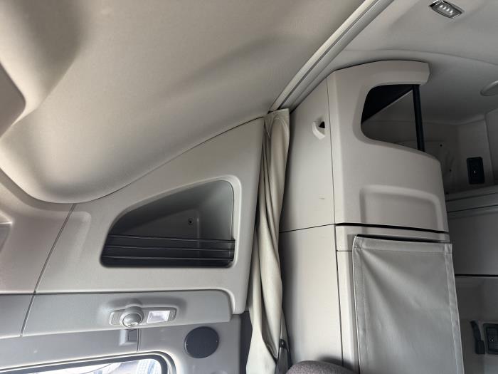 2024 Peterbilt 579-9