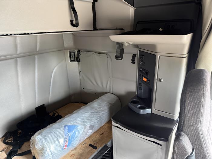 2024 Peterbilt 579-13