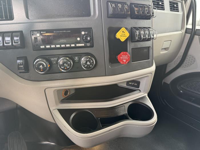 2024 Peterbilt 579-16