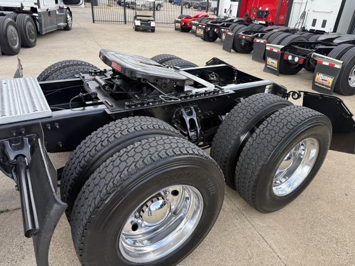 2024 Peterbilt 579-40