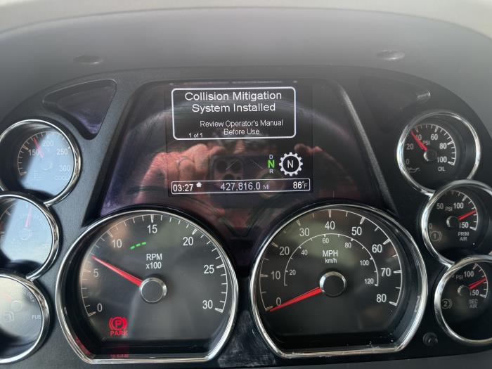 2021 Peterbilt 579-4