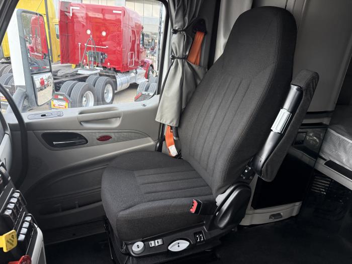 2021 Peterbilt 579-7