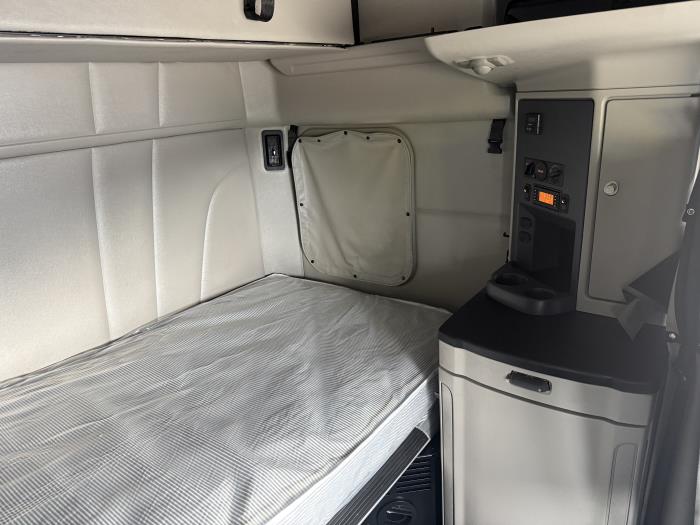 2021 Peterbilt 579-11