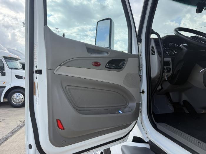 2021 Peterbilt 579-13