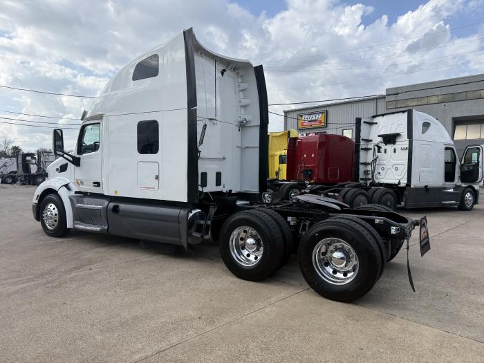 2021 Peterbilt 579-32