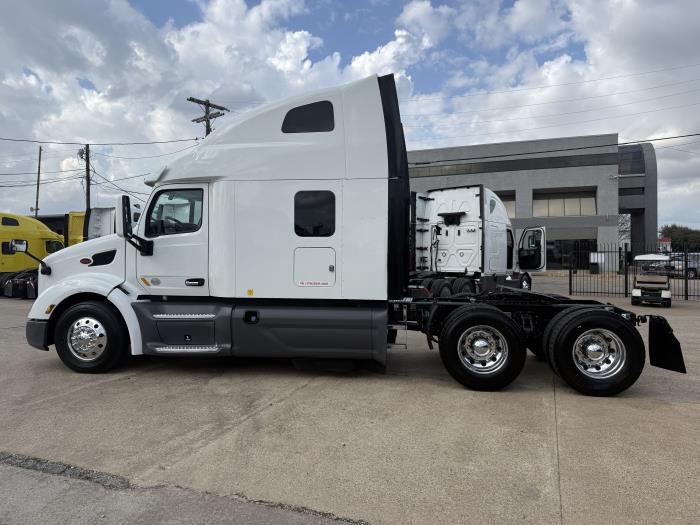 2021 Peterbilt 579-33