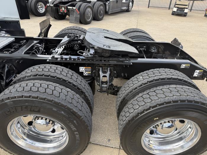 2021 Peterbilt 579-36