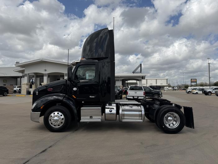 2021 Peterbilt 579-1