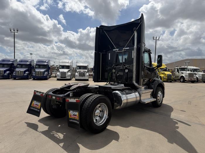 2021 Peterbilt 579-4