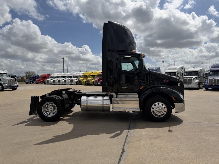 2021 Peterbilt 579-5