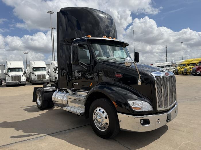 2021 Peterbilt 579-6