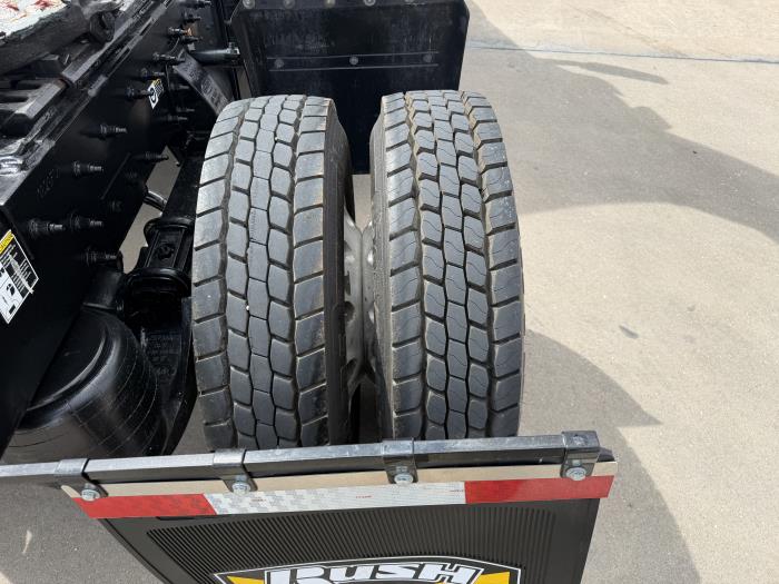 2021 Peterbilt 579-10