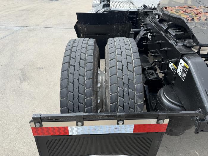 2021 Peterbilt 579-11