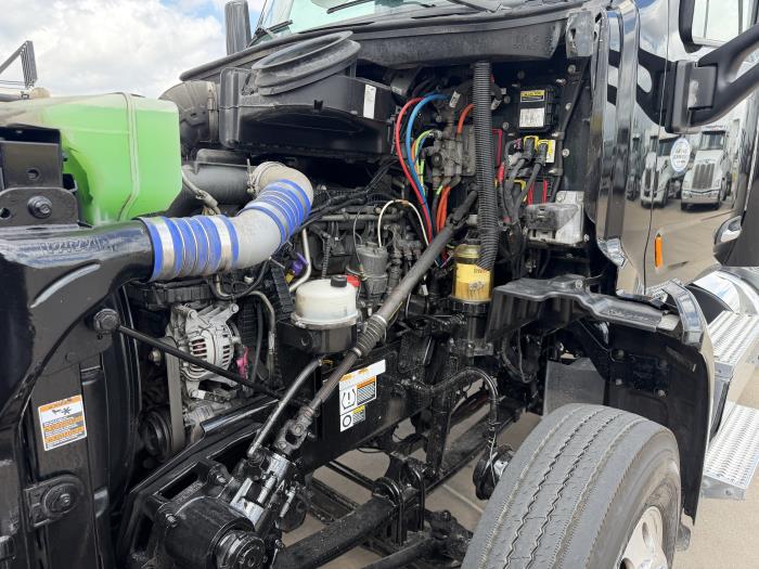 2021 Peterbilt 579-15