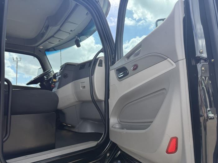 2021 Peterbilt 579-21