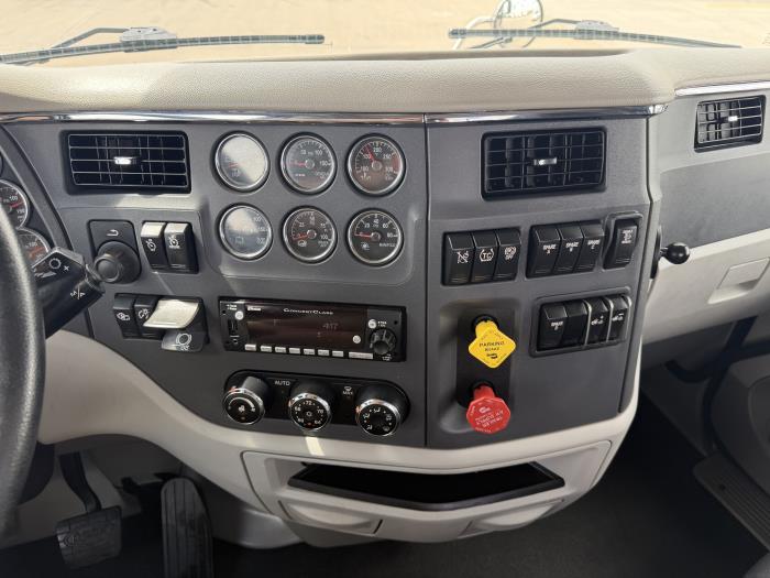 2021 Peterbilt 579-28