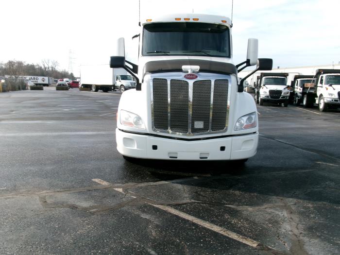 2022 Peterbilt 579-2