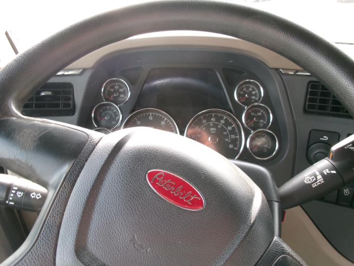 2022 Peterbilt 579-12