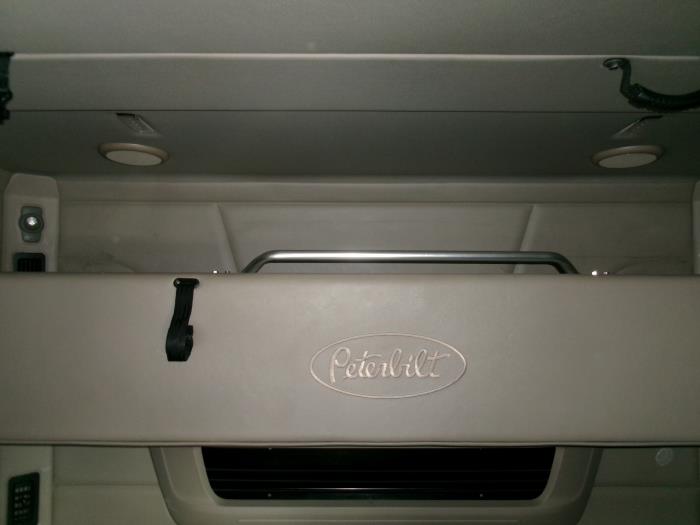 2022 Peterbilt 579-16