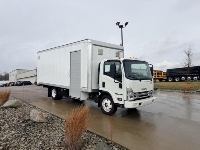 2025 Isuzu NPR-HD-1