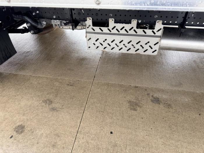 2025 Isuzu NPR-HD-17