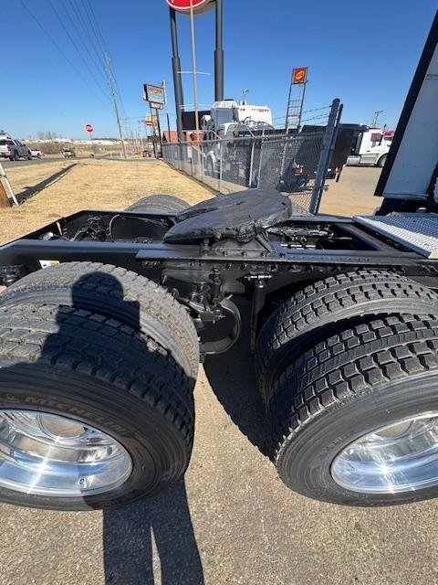 2022 Peterbilt 579-16