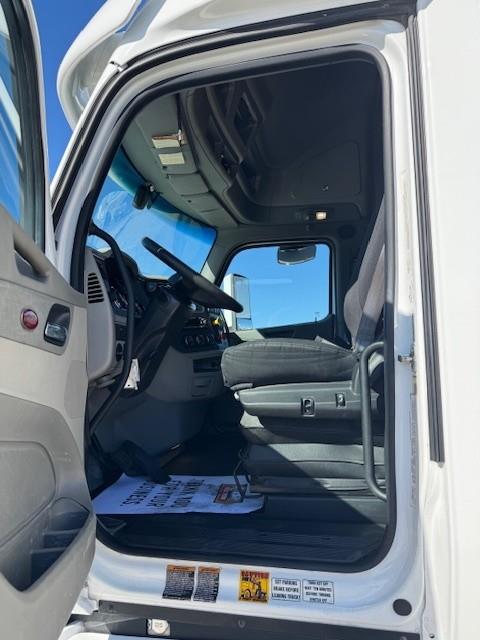 2022 Peterbilt 579-18