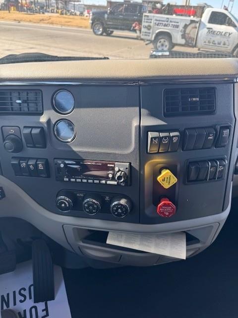 2022 Peterbilt 579-25