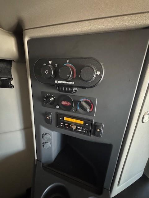 2022 Peterbilt 579-29