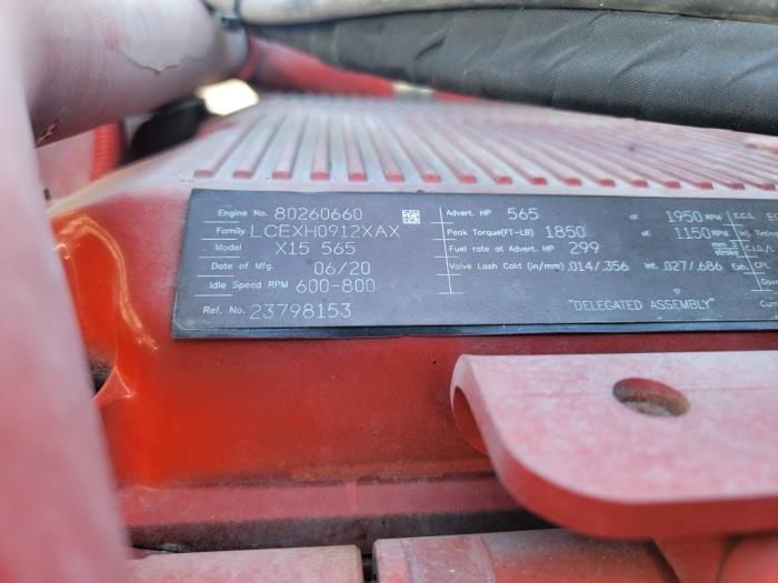 2021 Volvo VNL84T740-14