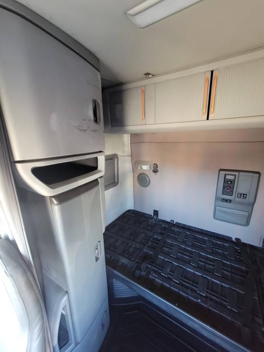 2021 Volvo VNL84T740-18