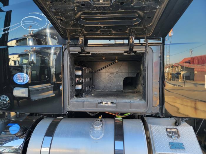 2021 Volvo VNL84T740-24