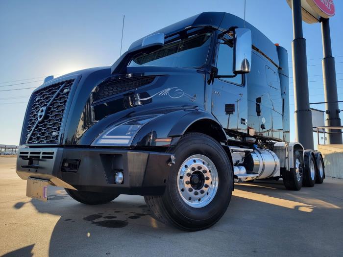 2021 Volvo VNL84T740-32